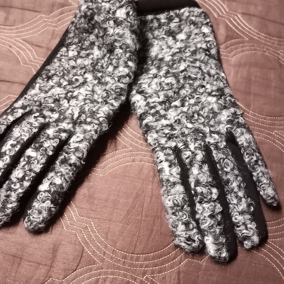 Women winter hand gloves - Picture 3 of 6